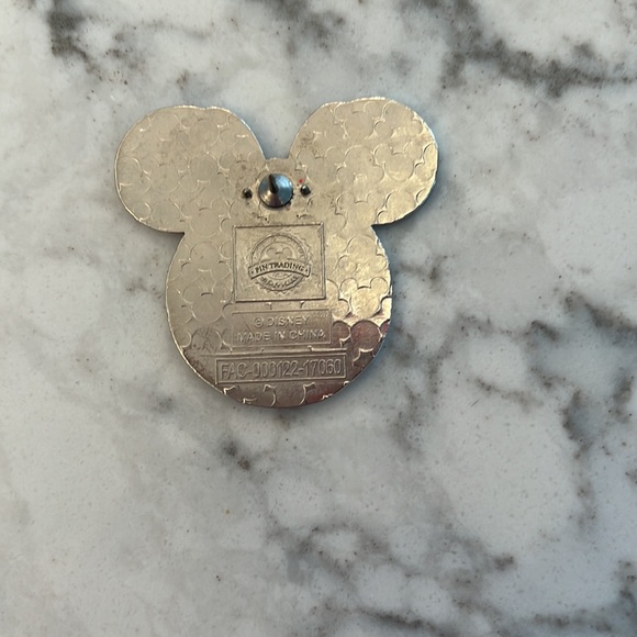 Innie Mouse Trade-able Pin - Picture 2 of 2